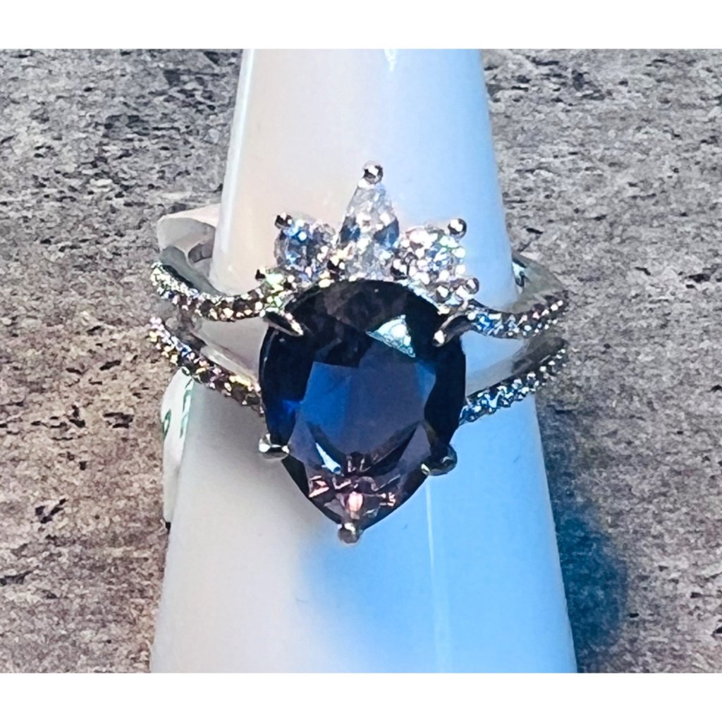 Ring Bomb Party Ring Nwot Size 8 Purple Gemstone Silver Color Band Cz Acce 18$